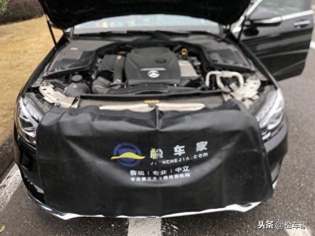 28万买台小姐姐的奔驰C200 “美女一手车”是否极受欢迎？