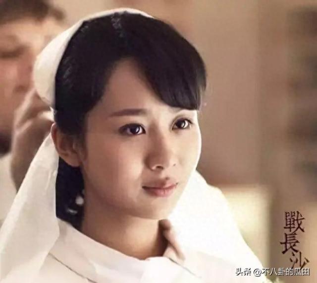 “自然美女”是假的，脸大嘴厚，小眼黑皮，旧图揭露“人间真实”