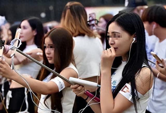 某平台女主播户外涉黄直播当场被抓，获利8000元被刑事强制措施