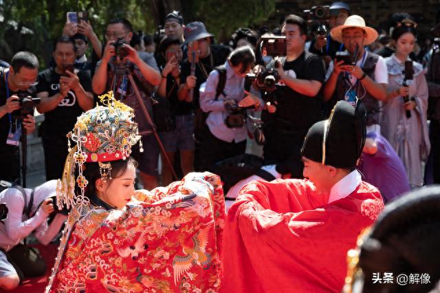 七夕太原晋祠上演古风婚礼 民众沉浸感受中国式浪漫