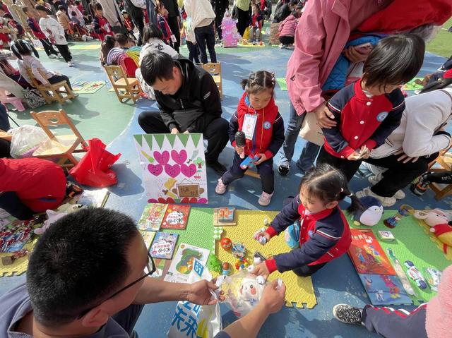 当幼儿尝试买卖商品，只有你想不到，没有他们做不到……