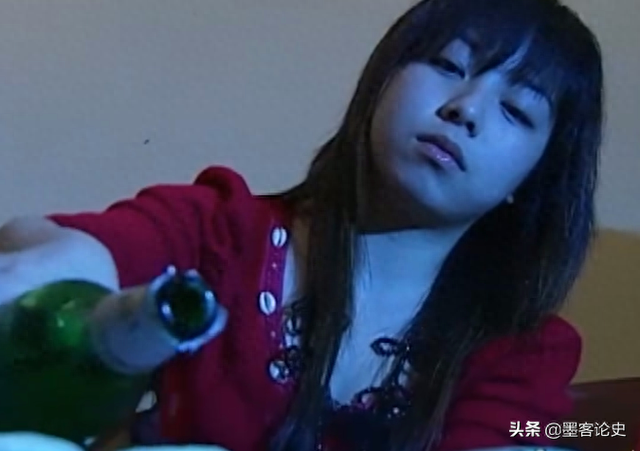 故事：湖南23岁女孩千杯不醉，喝酒如喝水，记者见状心服口服