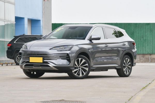 中型SUV“对抗”紧凑型SUV，最近爆火的蓝电E5让宋PLUS DM-i黯然失色