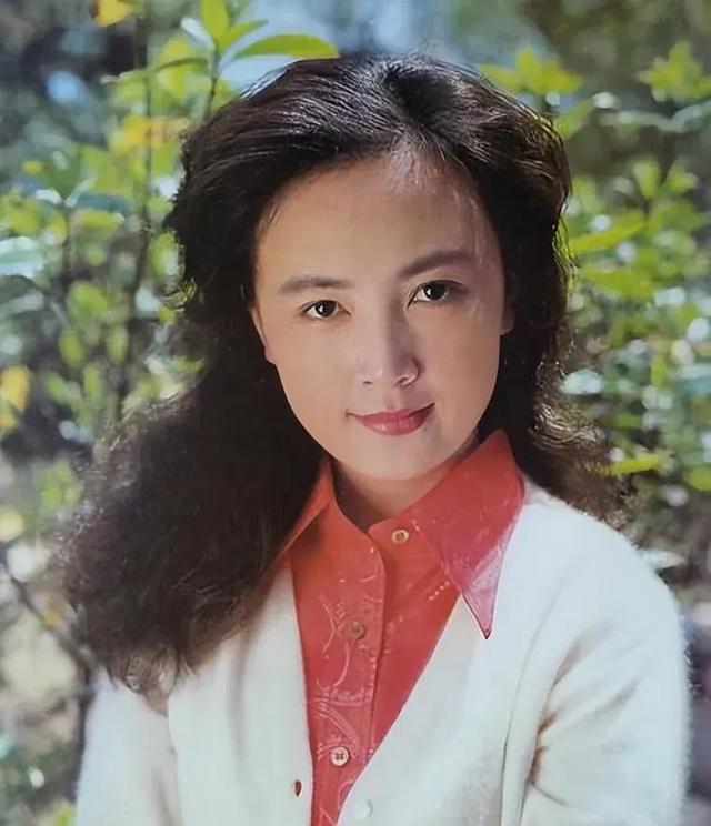 演员赵静：当红时嫁普通丈夫，婚后生一子，如今咋样了？