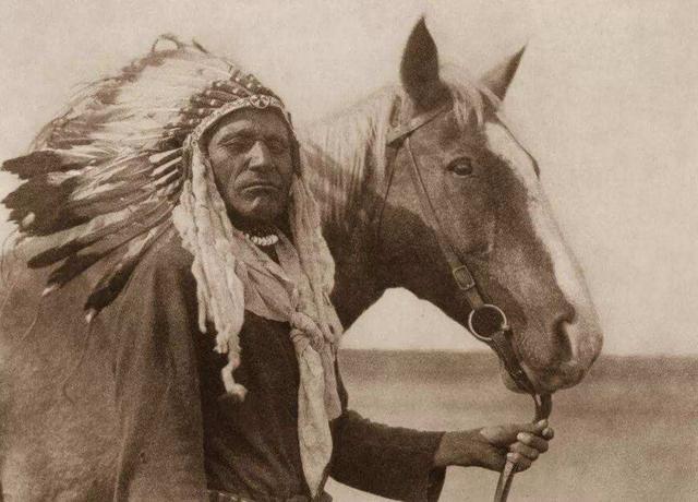 一个头皮100美元，印第安人是怎么被美国种族灭绝的？