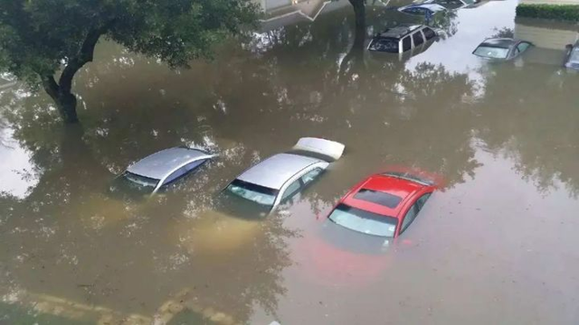 郑州暴雨后续：简明扼要告诉你，车被水淹保险怎么赔？