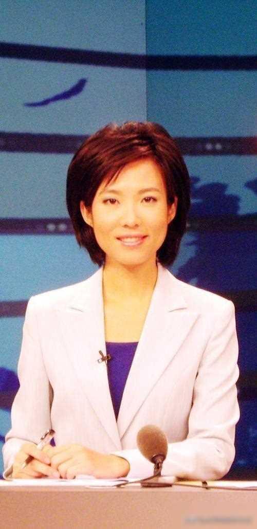 《新闻联播》美女主播宝晓峰：46岁仍未婚单身，情系家乡内蒙古