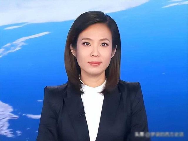 《新闻联播》美女主播宝晓峰：46岁仍未婚单身，情系家乡内蒙古