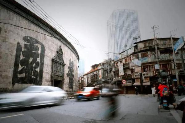 《酱园弄》外景地成网红打卡点，电影拍摄完会保留吗？