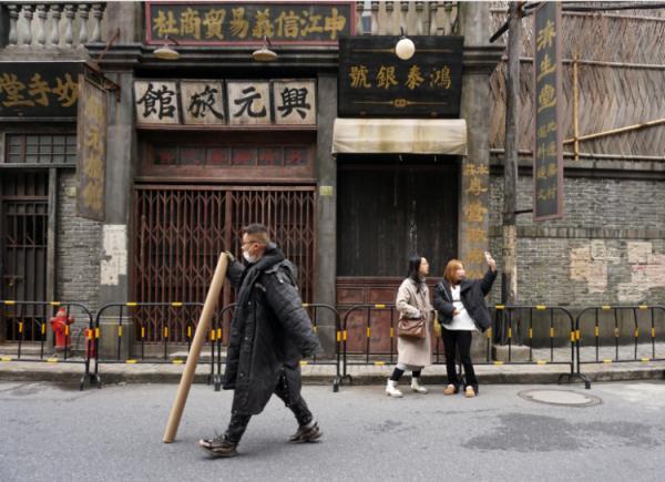 《酱园弄》外景地成网红打卡点，电影拍摄完会保留吗？