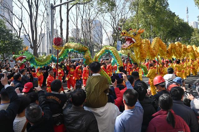 浙江奉化：群龙汇聚大巡游