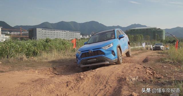 全新丰田RAV4荣放试驾！SUV界老炮能否与时俱进