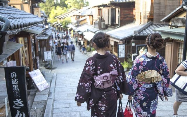 日本黑道第一美女老大，外表柔弱被强占，为何后来一跃黑帮之首？