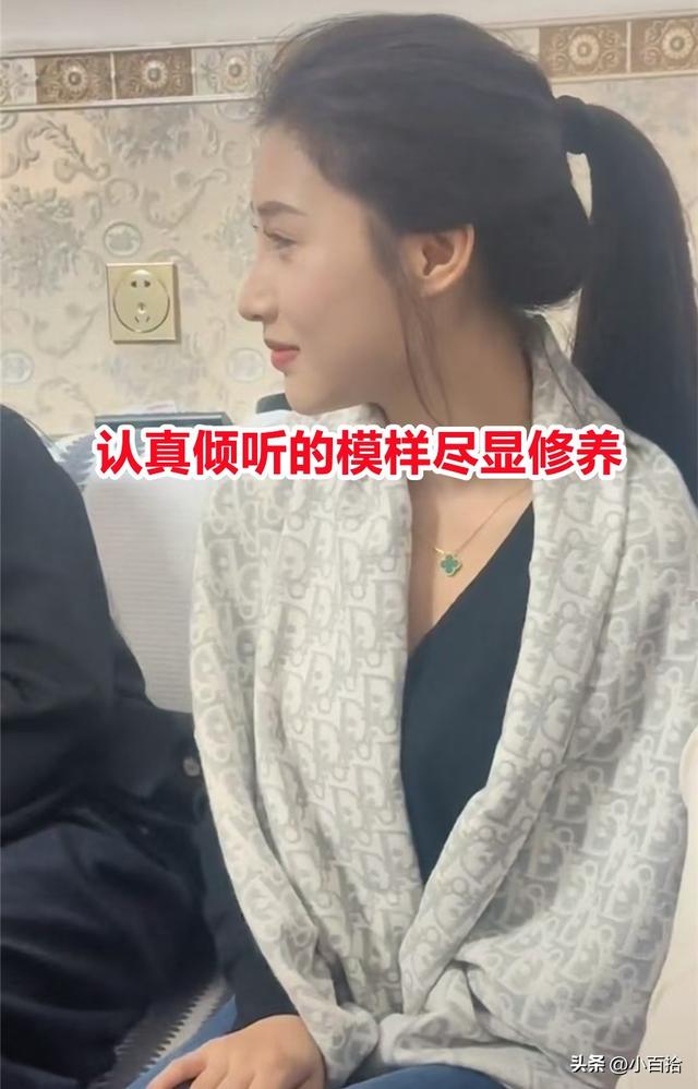 四川纯天然美女走红，颜值堪比女明星，网友：看项链就知道养不起