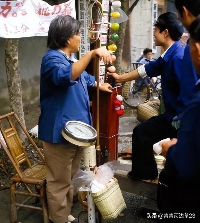 珍贵老照片，日军强征慰安妇，身上涂满奶油的性感美女