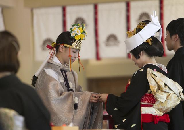 日本黑道第一美女老大，外表柔弱被强占，为何后来一跃黑帮之首？