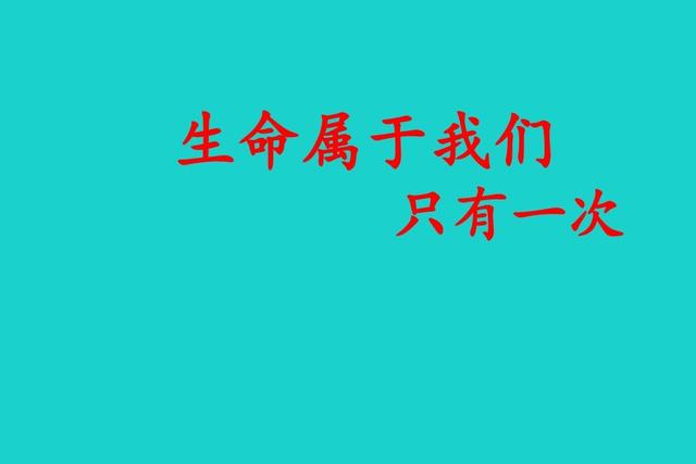 太惨了！又一女骑手车祸身亡，长相漂亮身材性感，身份被扒