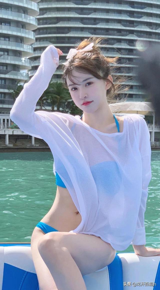 人像美图壁纸第66期：海边美女