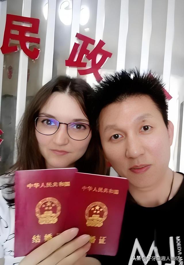 俄罗斯女博士网恋大12岁湖南小伙，奔现后辞职大学教授嫁到中国