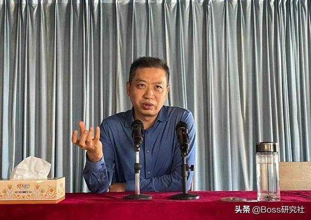 河南南阳第三大富豪冯长革，最新身价55亿，现任和谐汽车董事长