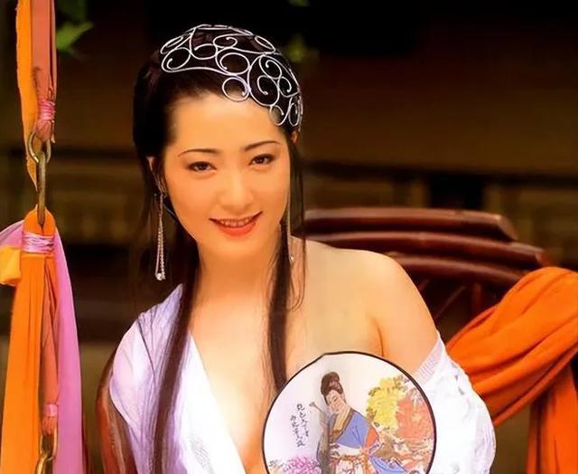 女神，以胸走红的“最美潘金莲”杨思敏，得乳腺癌后无人问津