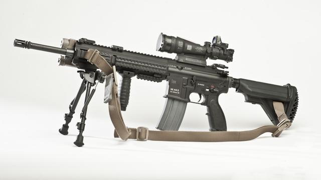 轻武器：美国马润们的新枪？HK416远嫁他乡的漂亮妹妹——M27